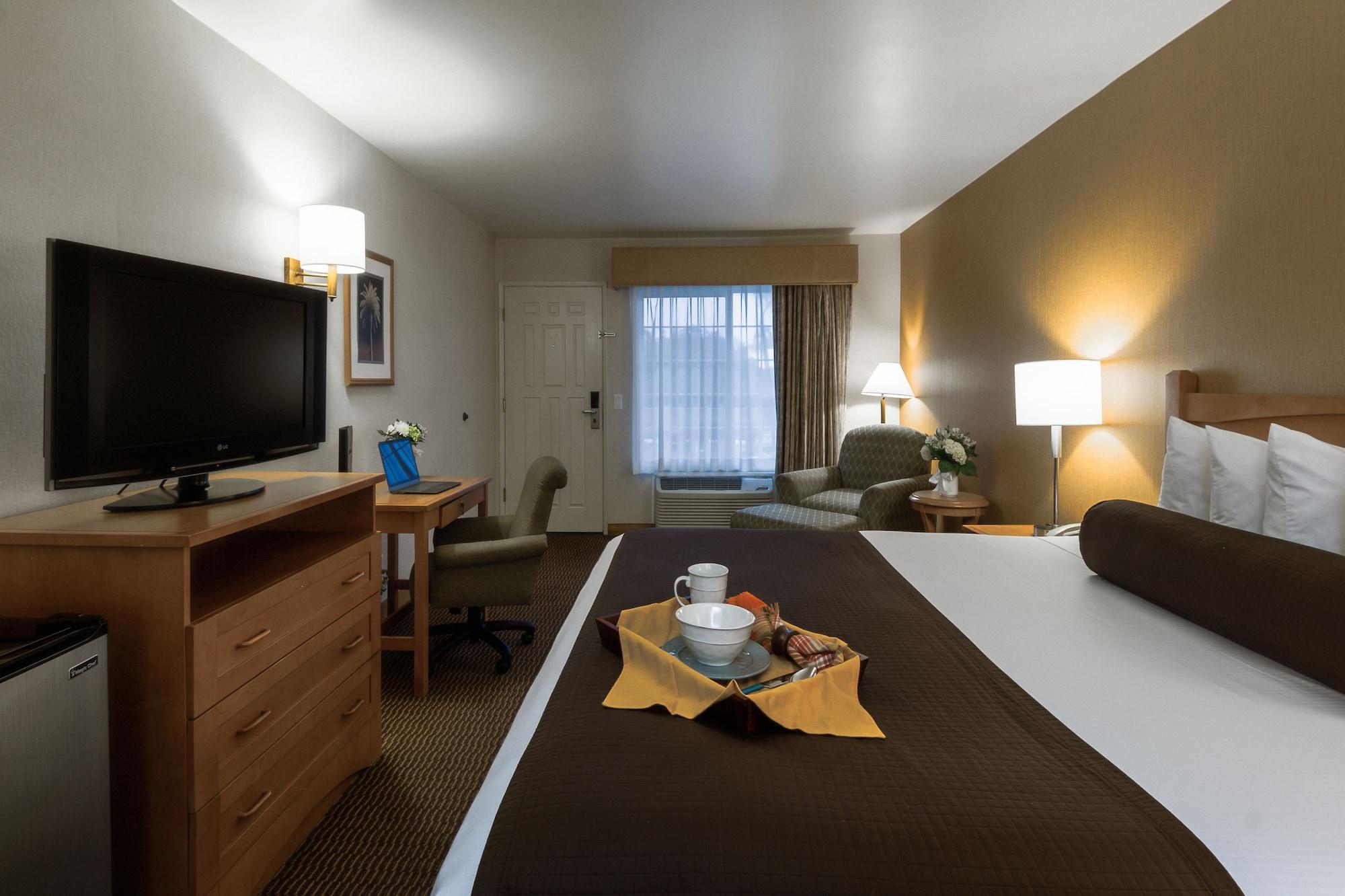 Ramada By Wyndham Costa Mesa/Newport Beach Экстерьер фото
